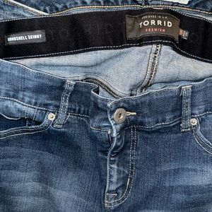 Torrid Bombshell Skinny size 18